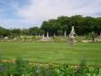  statue et pelouse 22-juin-2003
